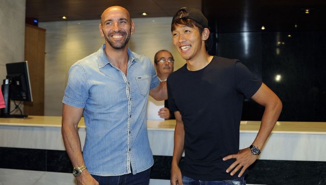 Kiyotake llega a Sevilla para pasar las pruebas médicas y firmar su contrato