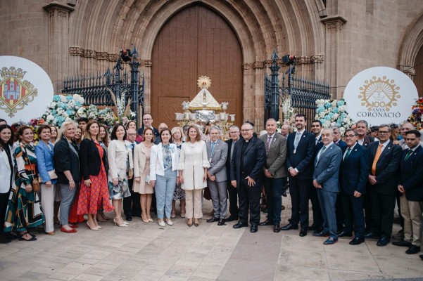 Castelló celebra una multitudinaria ofrenda por el Centenario de la Coronación de la Virgen de Lidón