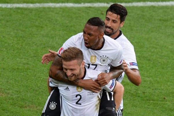 Mustafi, listo para los octavos si Boateng no llega a tiempo 