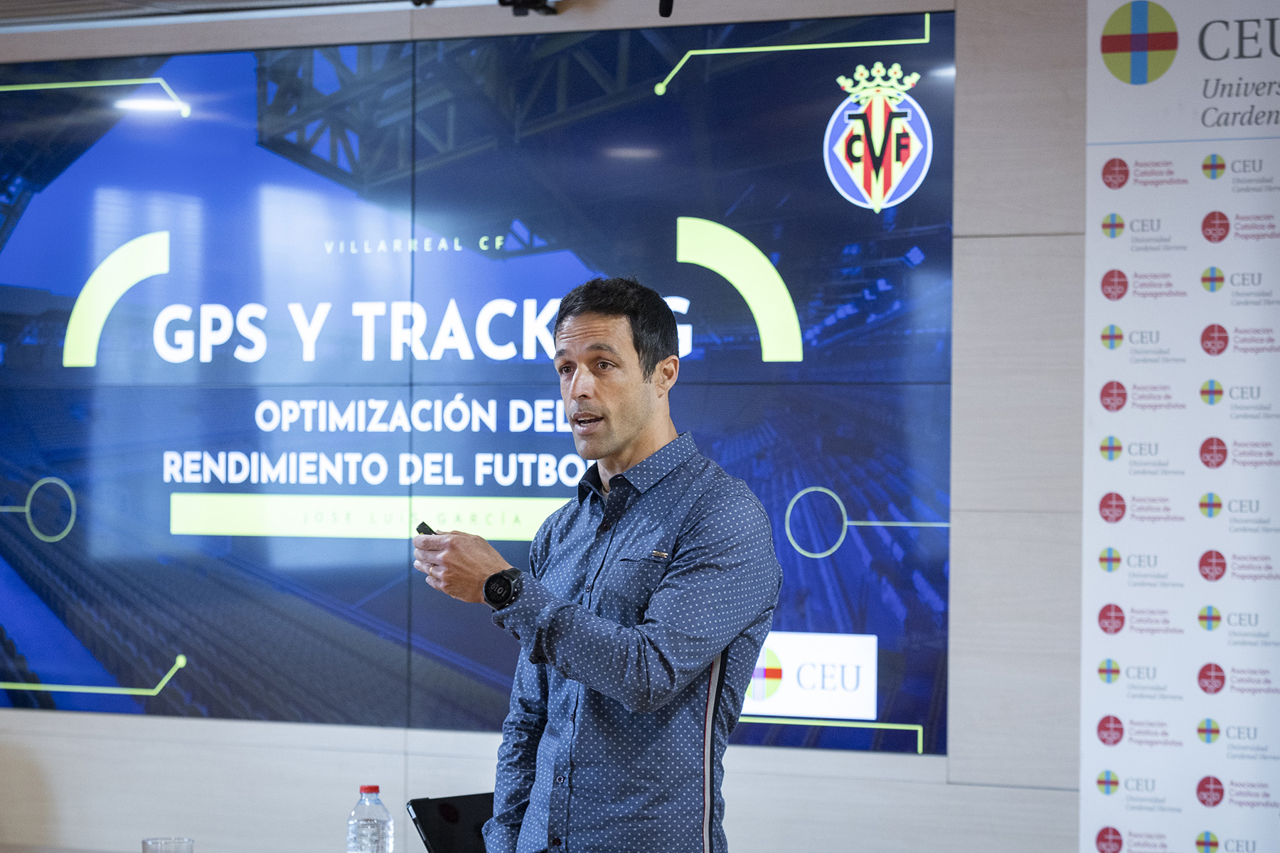 El responsable del área de datos del Villarreal CF explica en el CEU las claves del 'big data' en el fútbol