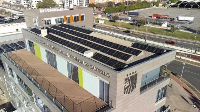 El Comcas instala 36 placas solares en su sede social para cubrir un 51% de su demanda anual