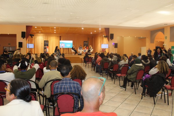 Nules acull a prop de 1.000 persones en el seu primer fòrum d'ocupació amb 25 empreses locals