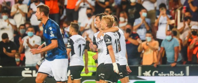 El Valencia acumula siete victorias en las últimas ocho visitas del Alavés a Mestalla