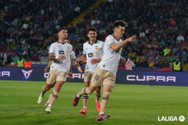 El Barça y De Burgos Bengoechea, demasiados rivales para el Valencia