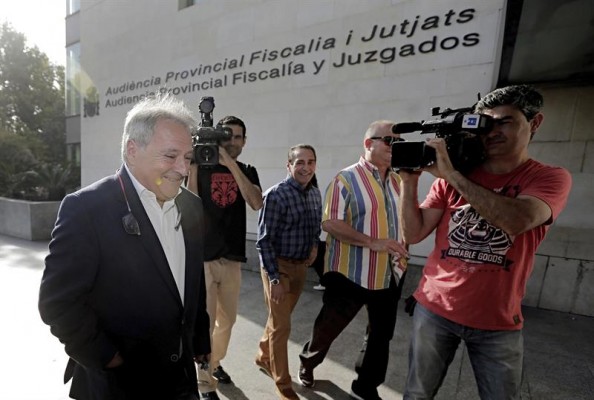 Rus niega que recaudara dinero para el partido y dice que votará al PP