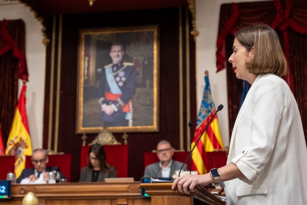 El 'caso Navarro' de  Semana Santa en Elche, al pleno: el bipartito cierra filas y lo deja en un 