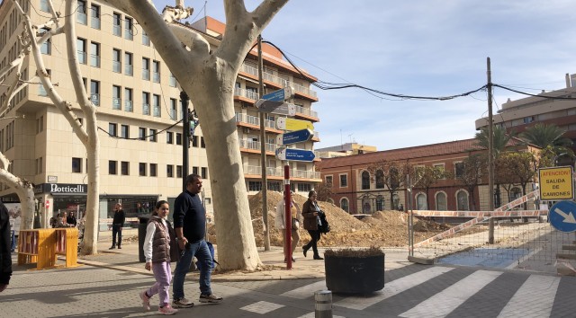 Dénia modifica la obra de un millón del parque del antiguo ambulatorio al hallar los cimientos del edificio

