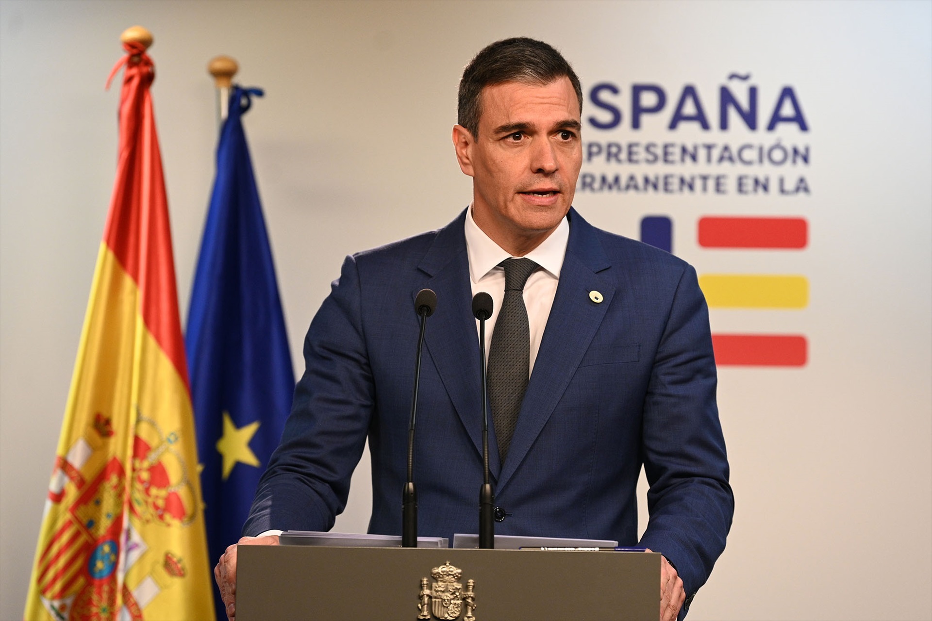El 36% de los españoles apoya que siga Sánchez, un 21% cree que debió dimitir y el 24% pide elecciones