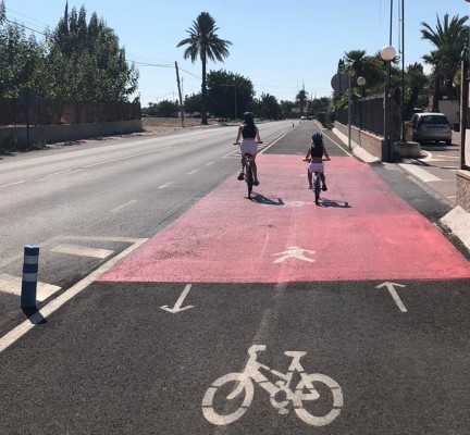 Mutxamel pide al Gobierno una vía ciclopeatonal en la AP-7 para conectar el municipio