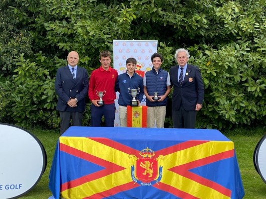 Miguel Fuertes, campeón de España Sub 16 de golf
