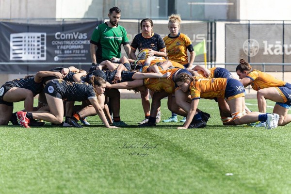 El femenino de Les Abelles avanza a las semifinales y sigue vivo por el ascenso