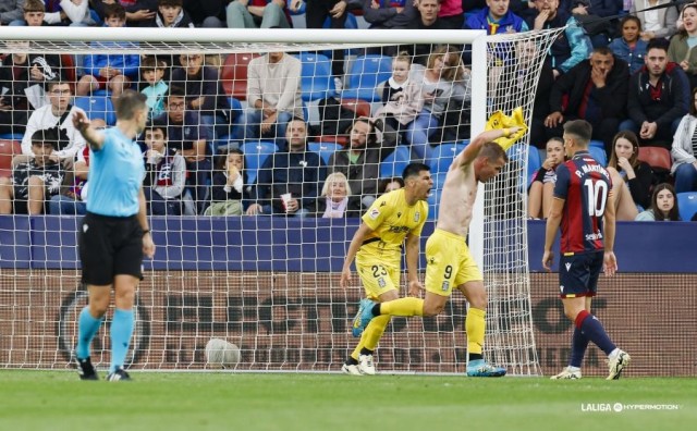 El Levante empieza a cavar su propia tumba