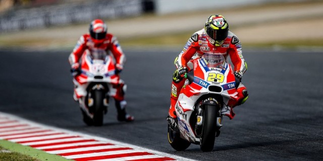 Iannone vuelve a dominar con cuatro milésimas sobre Rossi
