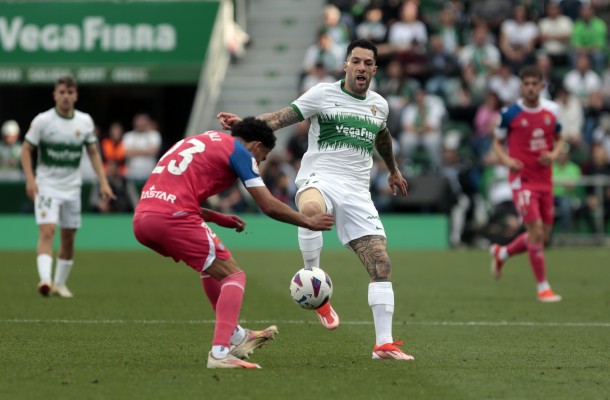 El Elche se queda a medias