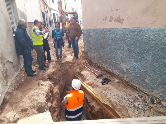 Descubren nuevo tramo de la muralla medieval de Villena durante obras en Casco Histórico