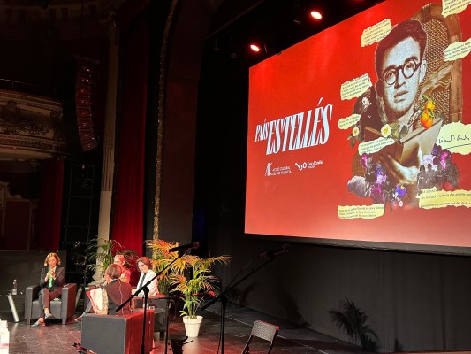 ACPV rinde homenaje a Estellés, el poeta con el que 