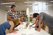 Mediación: la vanguardia de los centros culturales valencianos sigue 'en pañales' en lo laboral e institucional