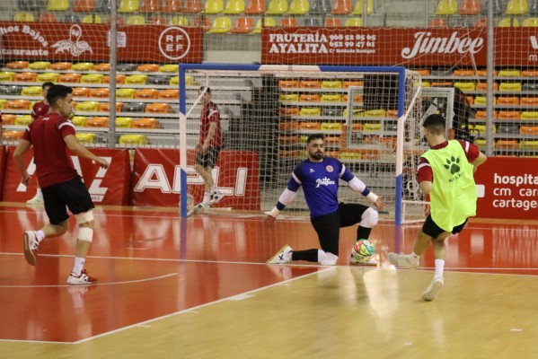 El Jimbee, cinco partidos sin ganar, recibe al Xota buscando el pase a las eliminatorias por el título 