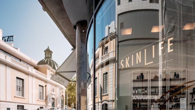 La cadena de perfumería premium española Isolée compra la empresa portuguesa SkinLife
