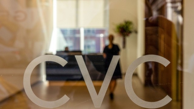 Oxígeno financiero para Neolith... y otros: CVC debuta en la Bolsa con una subida de casi el 24%
