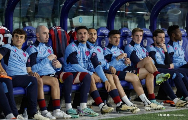 Fabrício vuelve al frente de ataque y Maras, al eje central