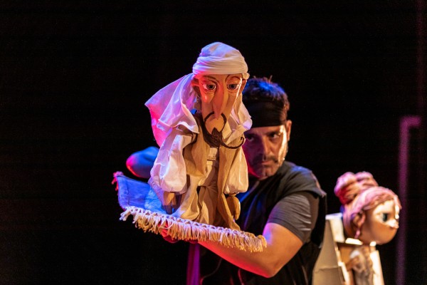 El Teatre Arniches ofrece el espectáculo familiar 'La lámpara maravillosa' 