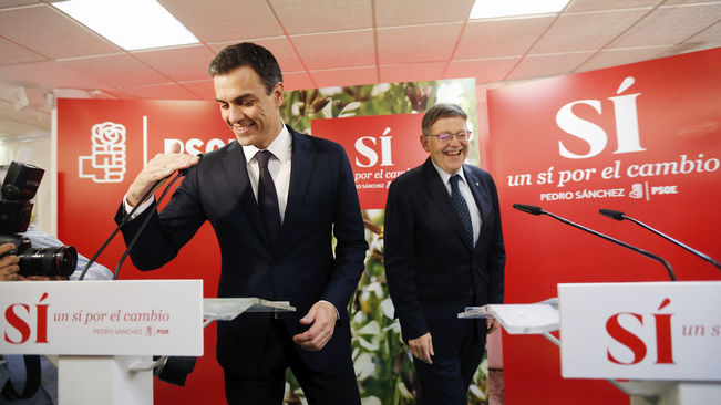 Pedro Sánchez en una de sus últimas visitas a Valencia junto a Ximo Puig. EFE - 