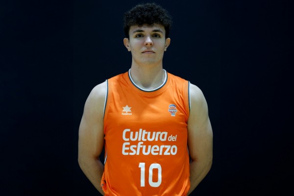 El Valencia Basket renueva al joven pívot Jorge Carot hasta 2029