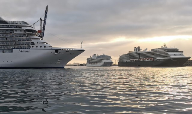 El Puerto espera la llegada de 20.000 cruceristas en una semana y mira hacia la electrificación