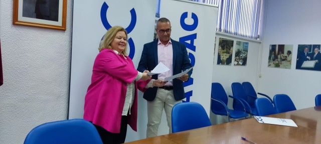 Asociaciones vecinales y empresarios de Cartagena buscan en los barrios parados a los que formar y que cubran las demandas de los diferentes sectores 