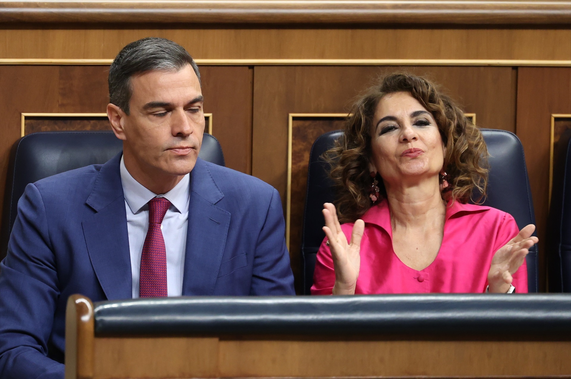 Pedro Sánchez y María Jesús Montero el pasado miércoles en el Congreso. Foto: JESÚS HELLÍN/EP - 