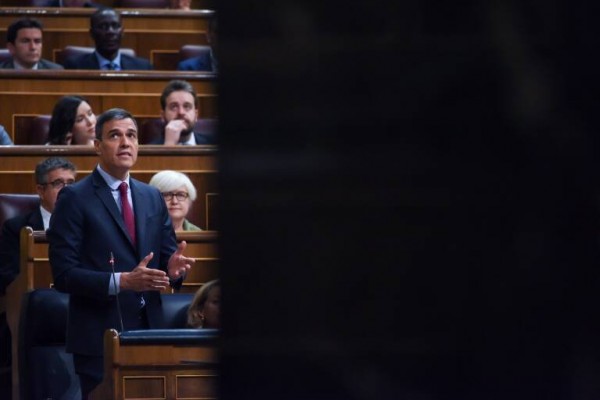 Rearme socialista, movilización electoral, blindaje de su figura... la cara B de la carta de Sánchez