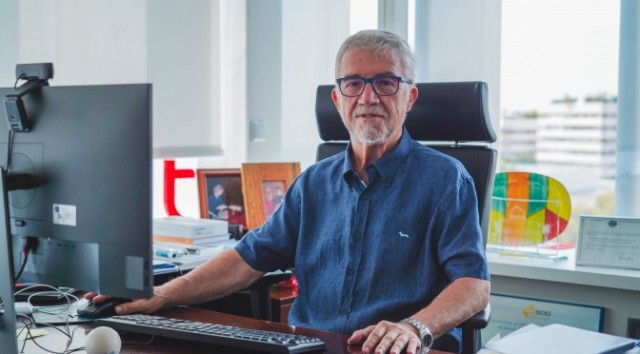 El catedrático Mateo Valero reivindica que Europa debe liderar la fabricación de chips de alta velocidad