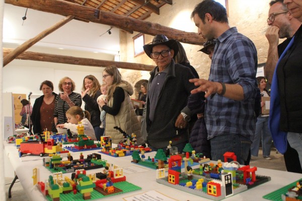 L'exposició educativa de 'Construint Valors' obri a l'Alcora amb reflexió i crítica mediambiental
