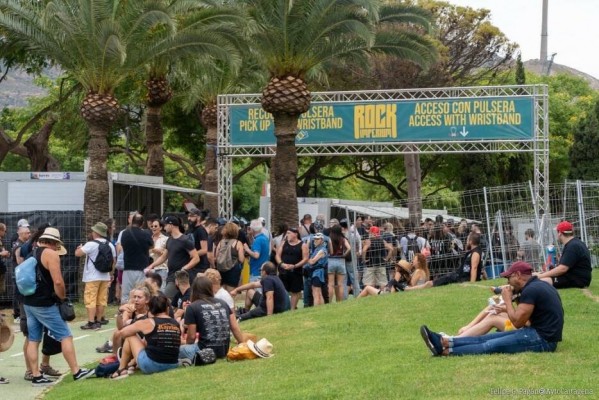 El Gobierno local estudia con el Puerto habilitar espacios de acampada, parking y servicios para campers y autocaravanas para el Rock Imperium