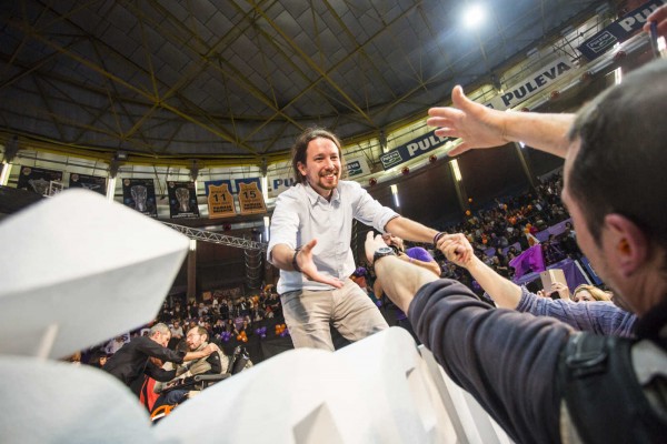 Sondeos a pie de urna: Podemos y PSOE sumarían mayoría absoluta