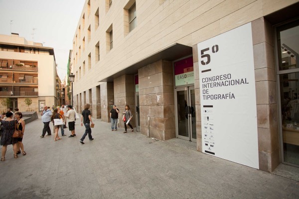 La letra pública: la ADCV reivindica el papel no comercial de la tipografía