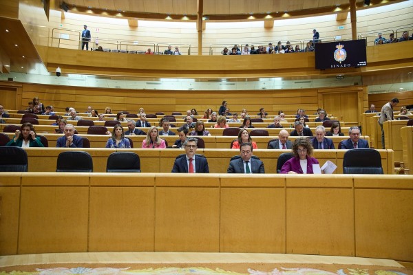 El Gobierno aprovecha la Ley de Paridad para tratar de quitar al Senado su veto al techo de gasto
