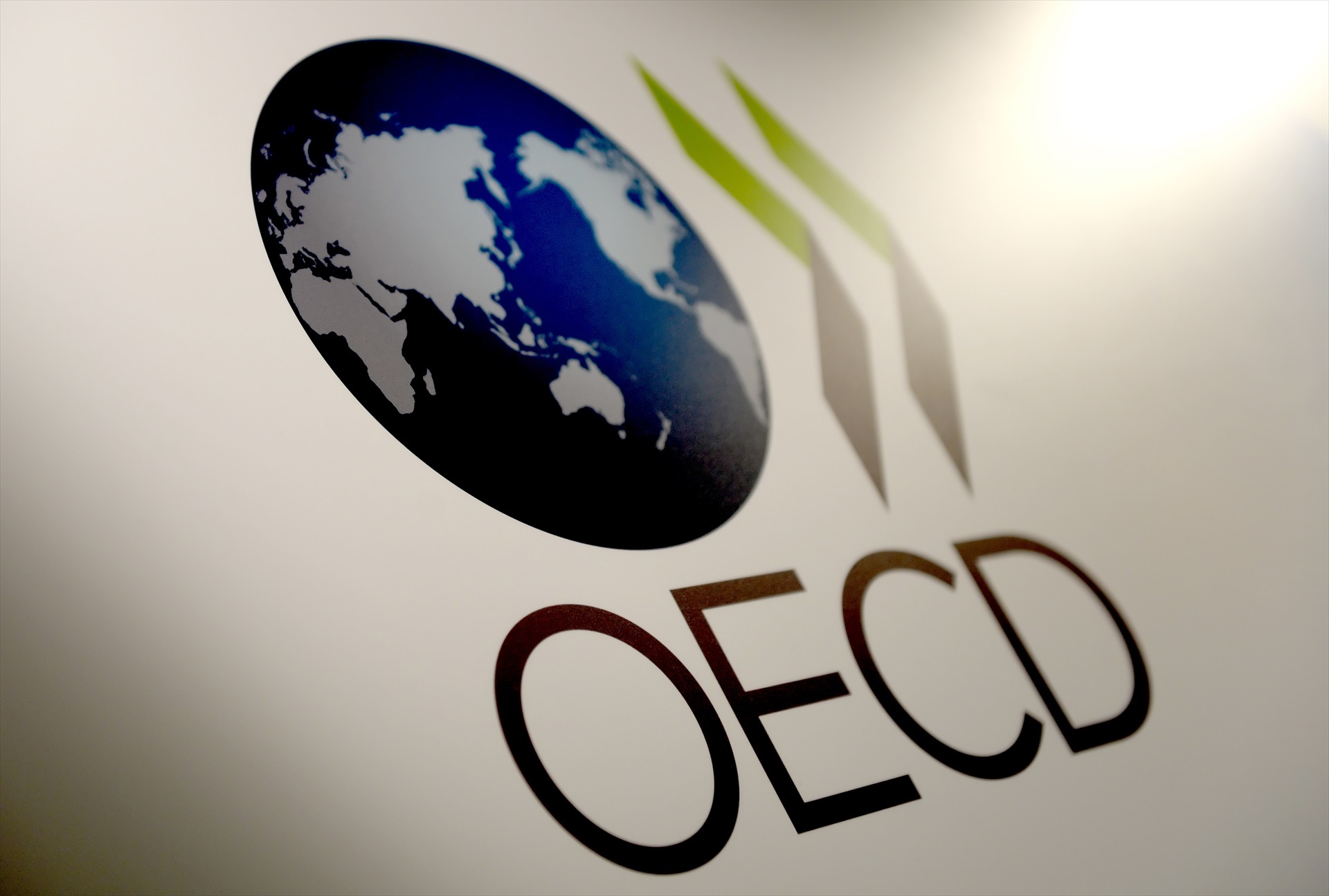 España, el cuarto país de la OCDE donde más subió la carga fiscal sobre el salario en 2023
