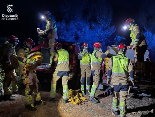 El incendio de Cabanes está estabilizado y sobre la zona trabaja un medio aéreo