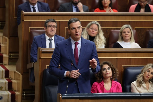 El PSOE apoya a Sánchez tras anunciar su reflexión sobre su continuidad al frente del Gobierno
