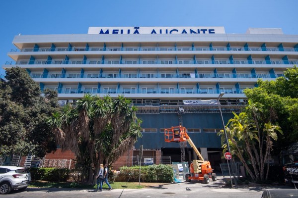 Meliá Alicante reinvierte en la mejora de su oferta con la reforma de 53 de sus habitaciones exclusivas 