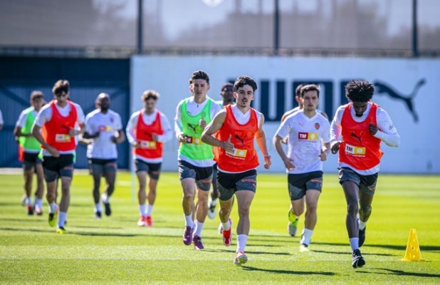 El Valencia regresa a los entrenamientos aunque continúa con las bajas de Gayà y Yaremchuk