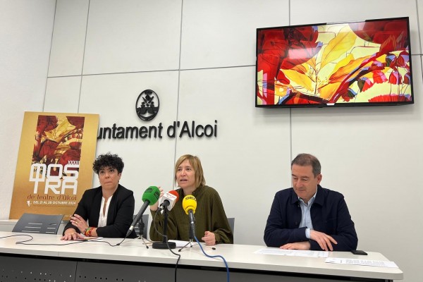 Un cartell de l’artista Glòria Segura anunciarà la XXXIII Mostra de Teatre d’Alcoi que se celebrarà a l’octubre