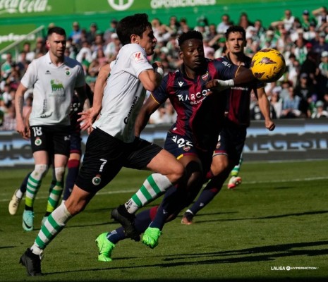 Los delanteros del Levante suman 2.431 minutos para tres goles en 2024