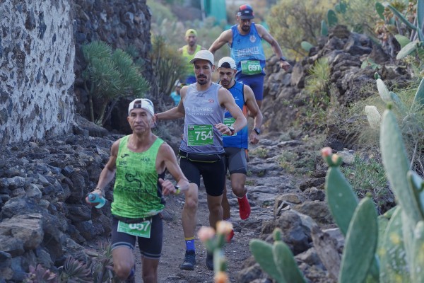 Germán González y Guada Arnedo ganan un Trail Almendros y Volcanes de récord
