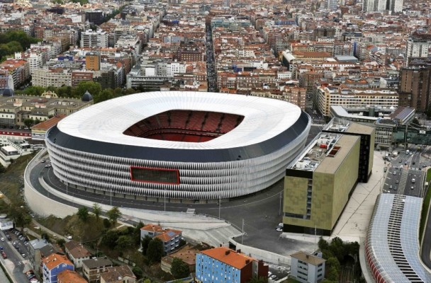 El Gobierno apoya formalmente que Bilbao acoja las finales de la Europa League 2025 y de la Champions femenina