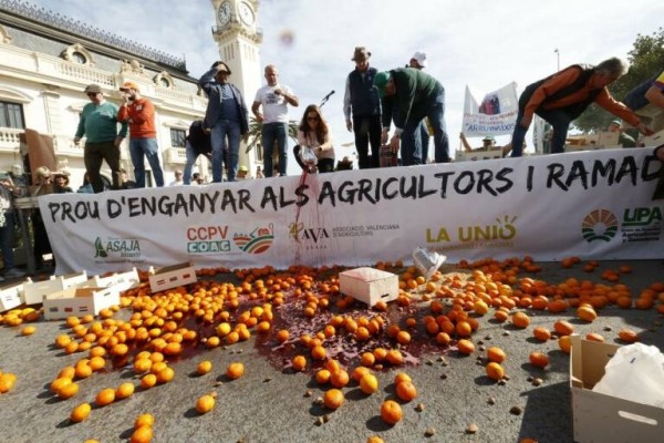 La Unió denuncia la llegada de multas de 1.200 euros por las protestas en el Puerto de València
