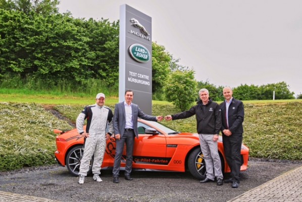 El nuevo Jaguar F-TYPE SVR, a prueba en el famoso circuito de Nürburgring‏