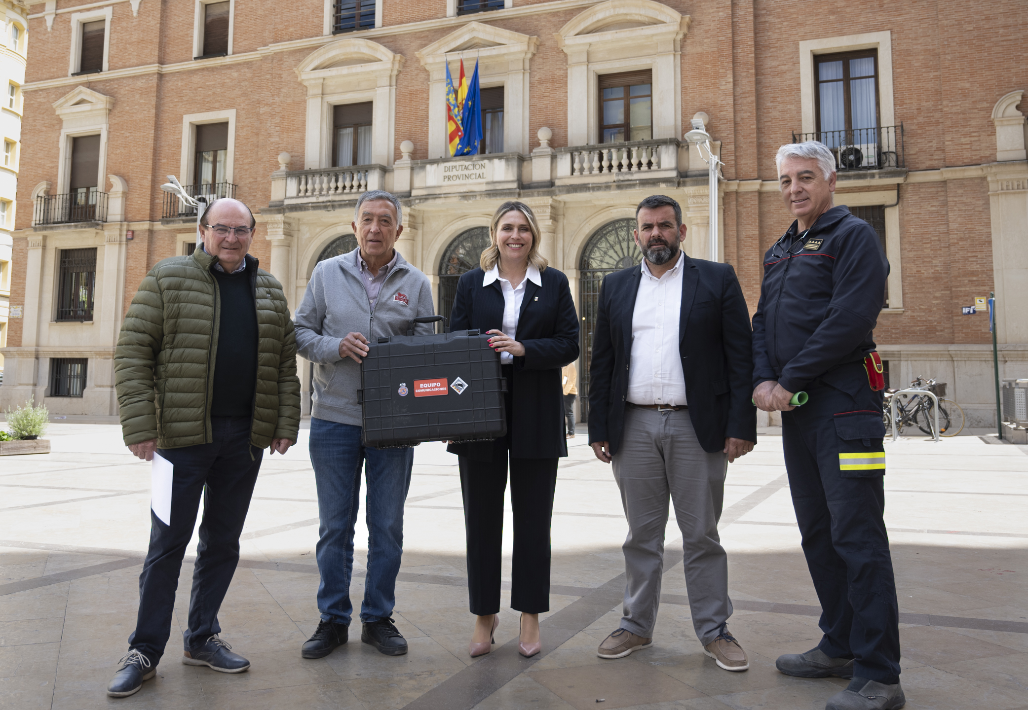 La Diputación refuerza la comunicación entre Els Pelegrins de Les Useres a través de unas emisoras